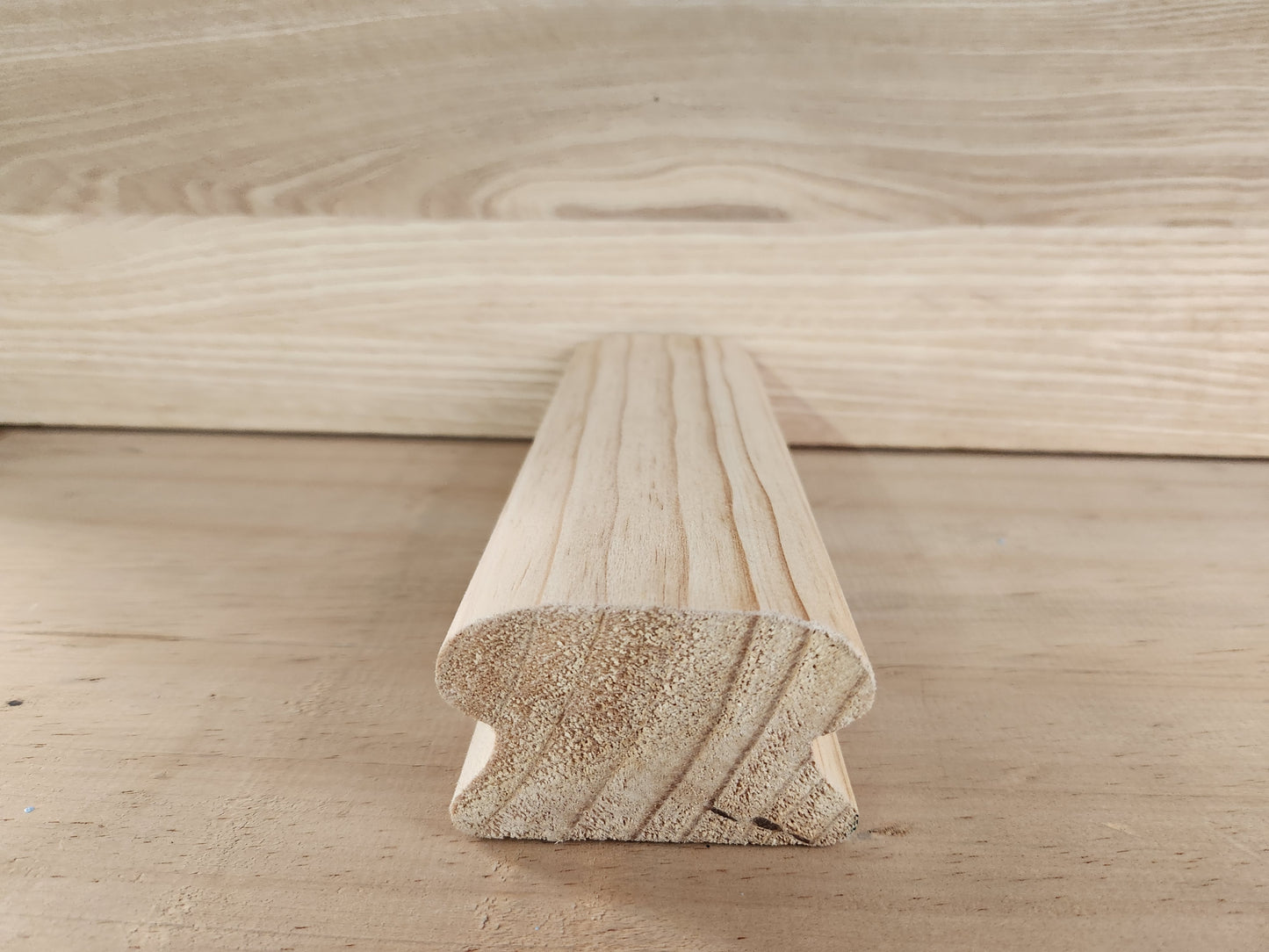 Hand Rail Pine 45x69mm